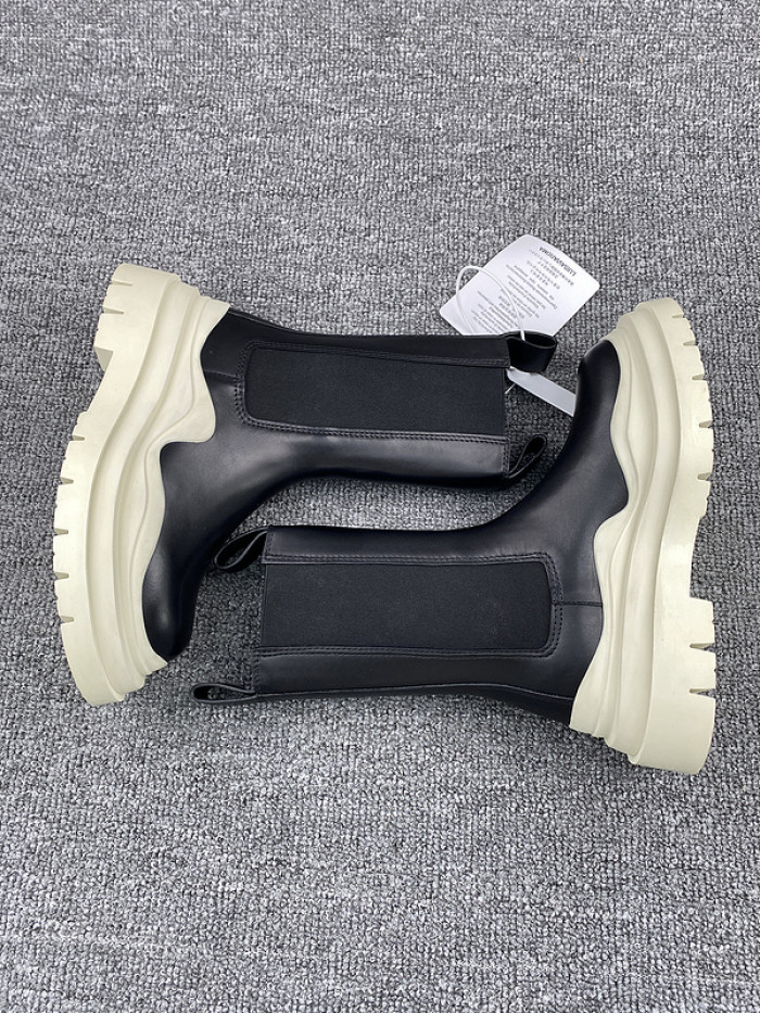 Bo*te*ga ve*ne*ta chelsea tire leather high boot