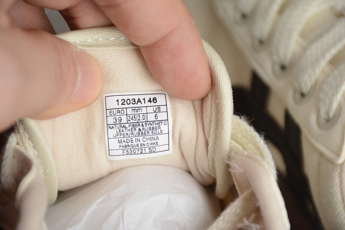 As*ic*s court trail sneaker white/black 1203a146-021