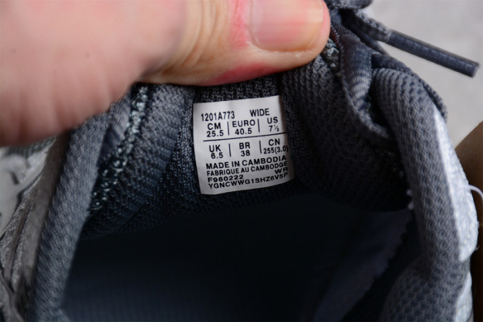 As*ic*s jog 100s 1201a713-020