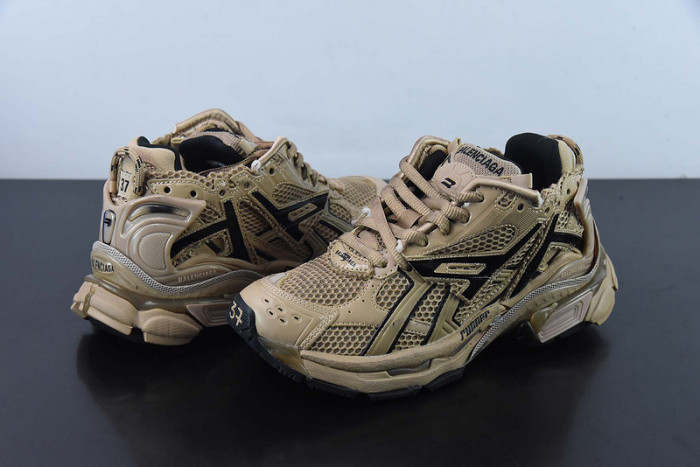 BALCIA RUNNER SNEAKER