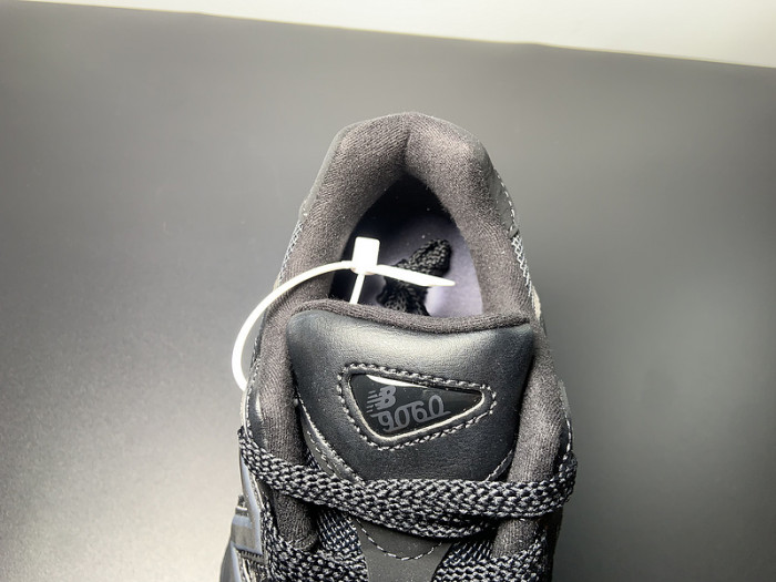New Balance 9060 Triple Black Leather U9060NRI