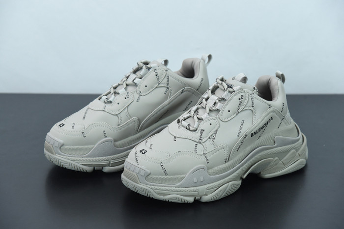 BALCIA Triple S Sneaker