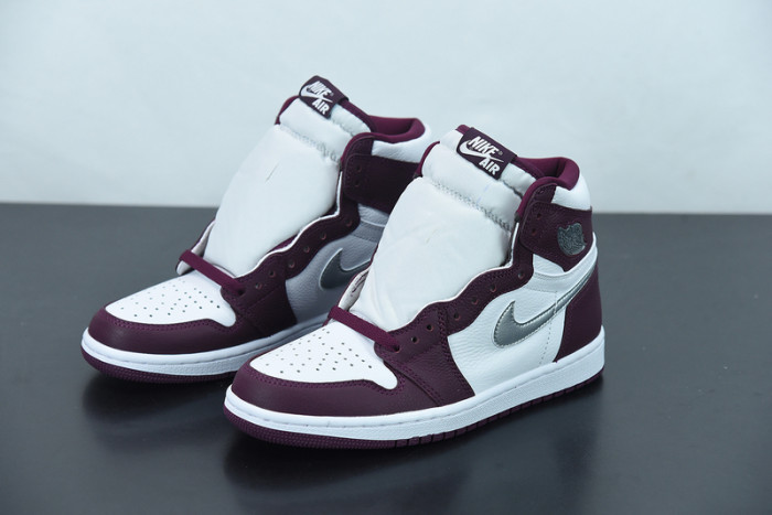 Air Jordan 1 High OG “Bordeaux” 555088-611
