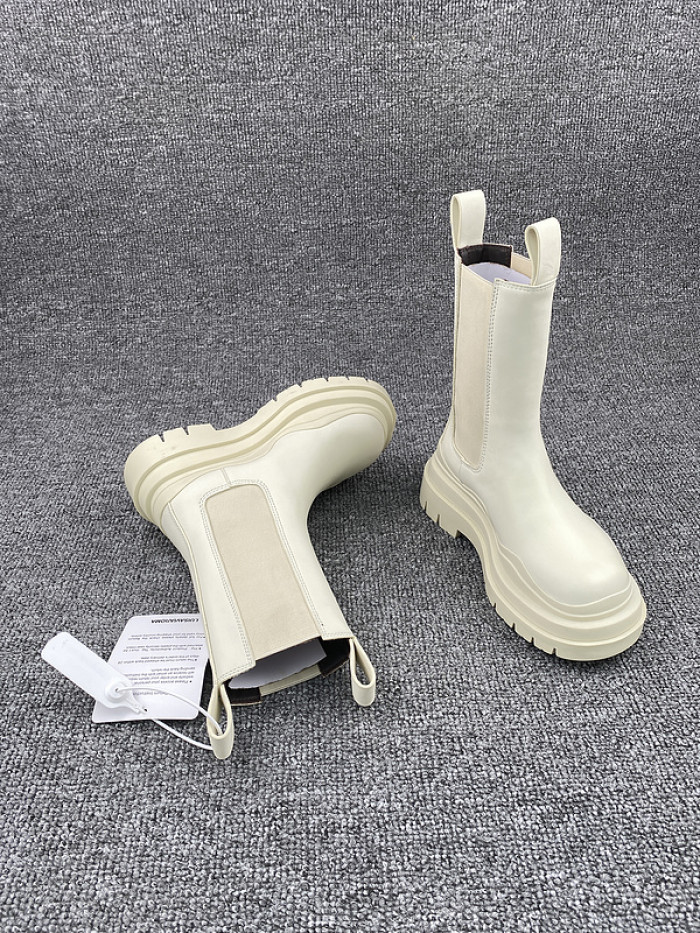 Bo*te*ga ve*ne*ta chelsea tire leather high boot