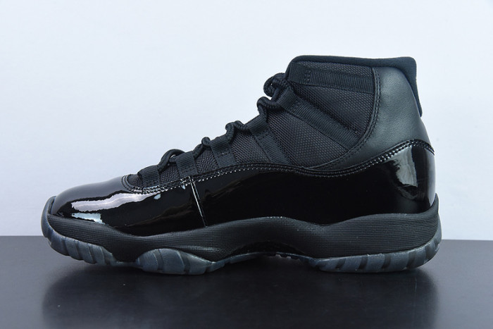 AIR JORDAN 11 RETRO 