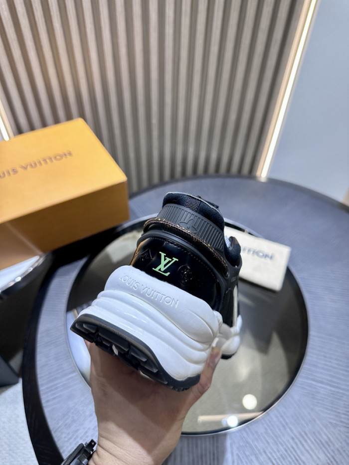 LUSV SNEAKERS