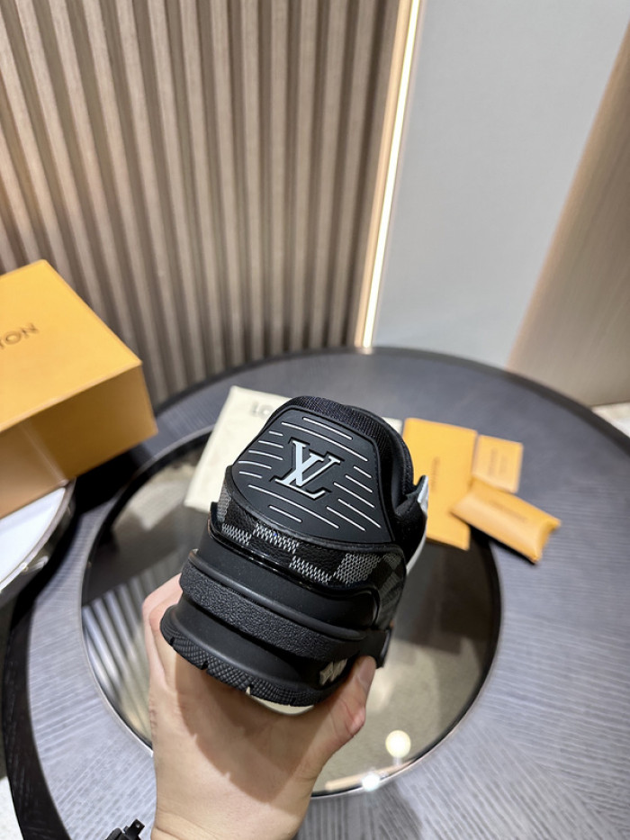 LUSV SNEAKERS