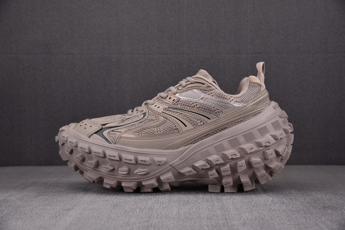 BALCIA DEFENDER SNEAKER