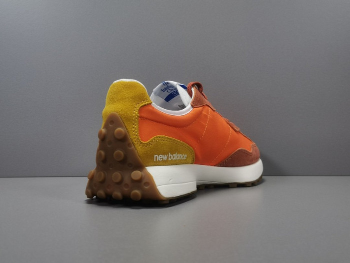 New Balance 327 