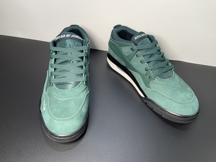 Nigel Sylvester x Air Jordan 4 RM Pro Green Metallic sail HF4334-300