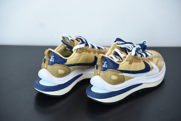 Nike Vaporwaffle sacai Tan Navy DD1875-200