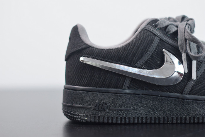 Travis Scott x Air Force 1 AQ4211-001