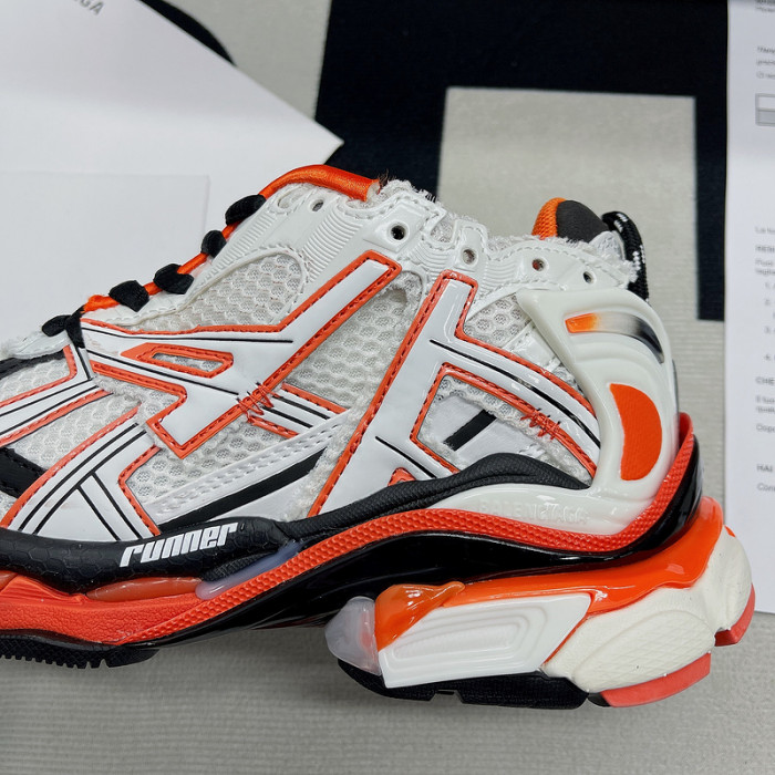 BALCIA RUNNER SNEAKER