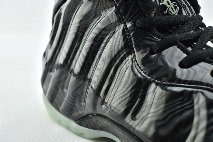 NIKE Air Foamposite One 