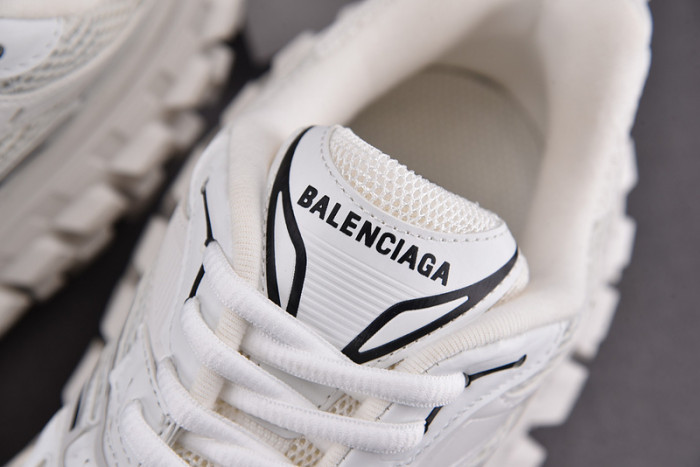 BALCIA DEFENDER SNEAKER