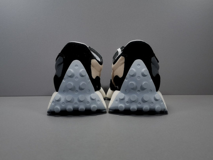 (Women) New Balance 327 