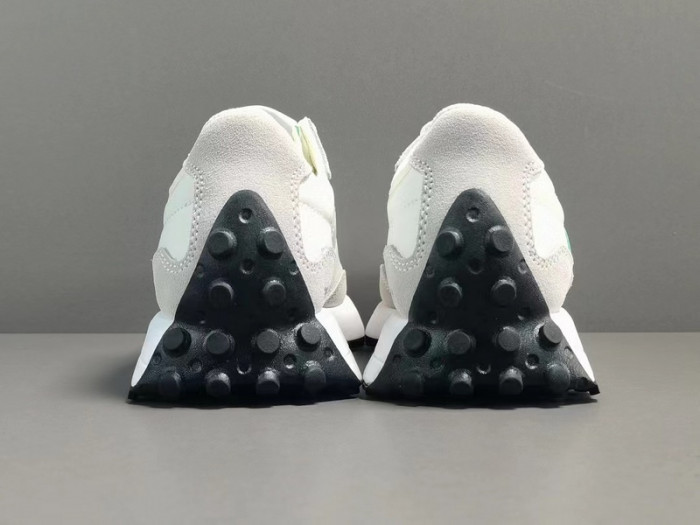 (WMNS) New Balance 327 