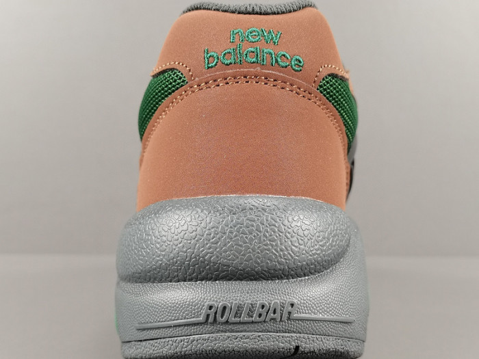 New Balance 580 Beef and Broccoli - MT580RTB