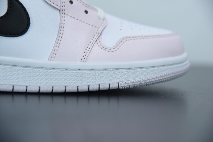 Air Jordan 1 Mid "Light Violet" BQ6472-500