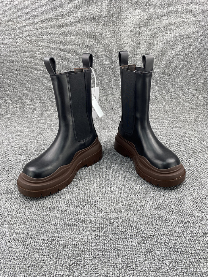 Bo*te*ga ve*ne*ta chelsea tire leather high boot
