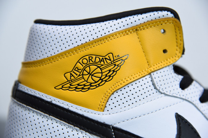 Air Jordan 1 Mid “University Gold” BQ6472-107