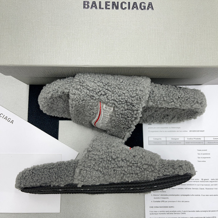 BALCIA FURRY SLIDES