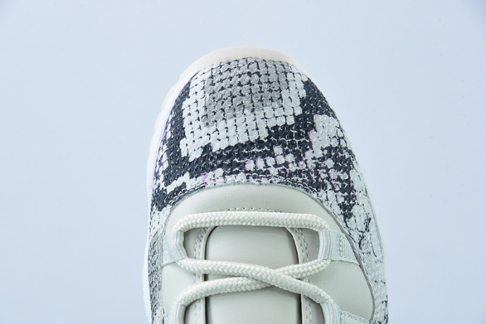 Air Jordan 11 Retro Low 