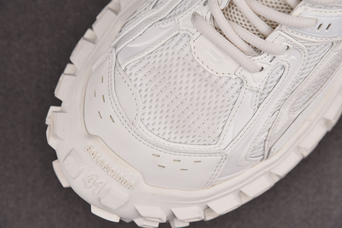 BALCIA DEFENDER SNEAKER