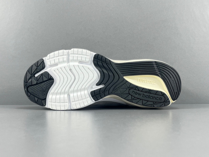 New Balance 990V6 Gray Navy FuelCell M990TC6