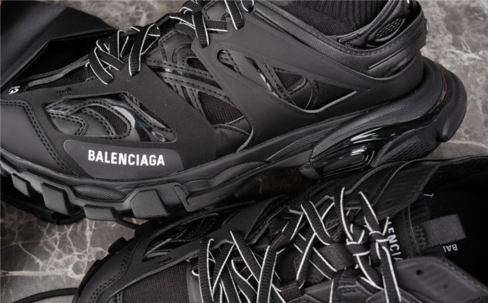 BALCIA Track SNEAKER