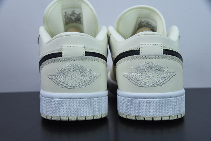 Wmns Air Jordan 1 Low 