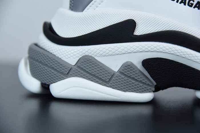 BALCIA Triple S Sneaker