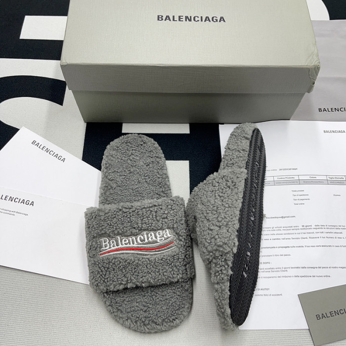 BALCIA FURRY SLIDES