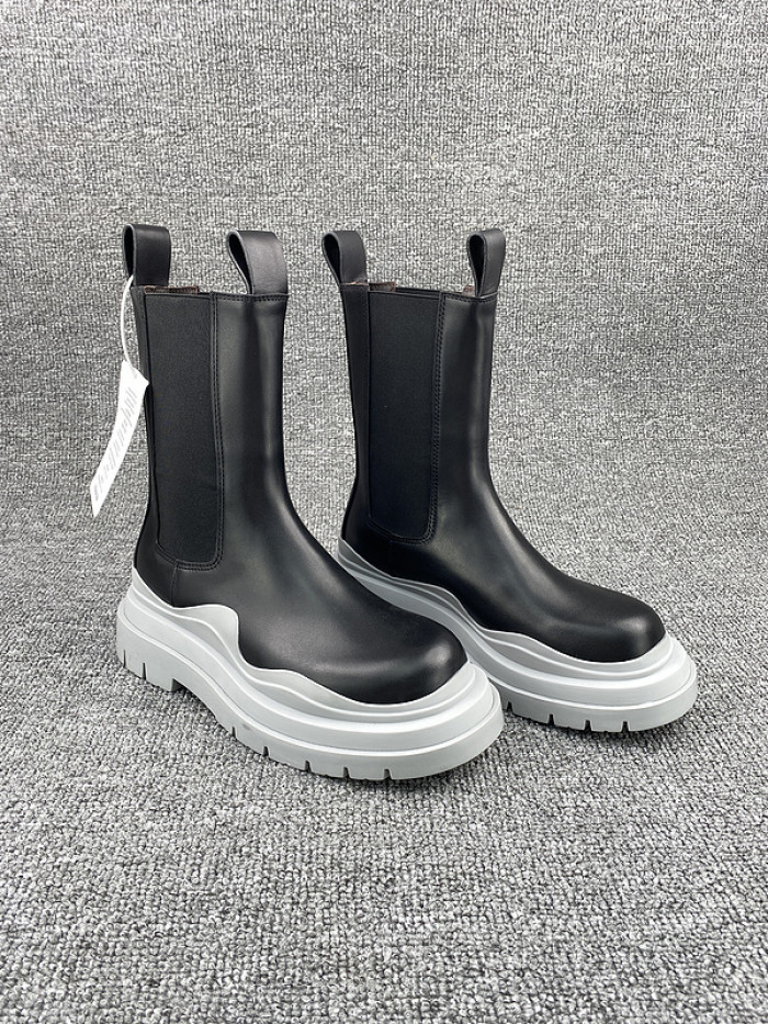 Bo*te*ga ve*ne*ta chelsea tire leather high boot