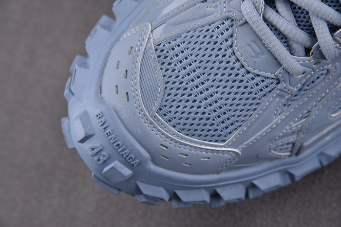 BALCIA DEFENDER SNEAKER