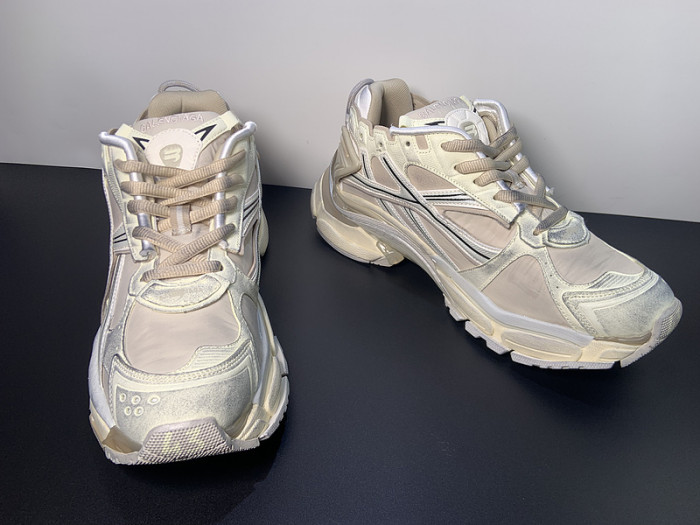 BALCIA RUNNER SNEAKER