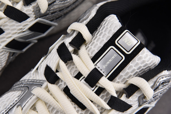 New Balance 1906R Silver Metallic Black M1906RER