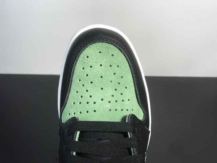 Air Jordan 1 High Zoom 